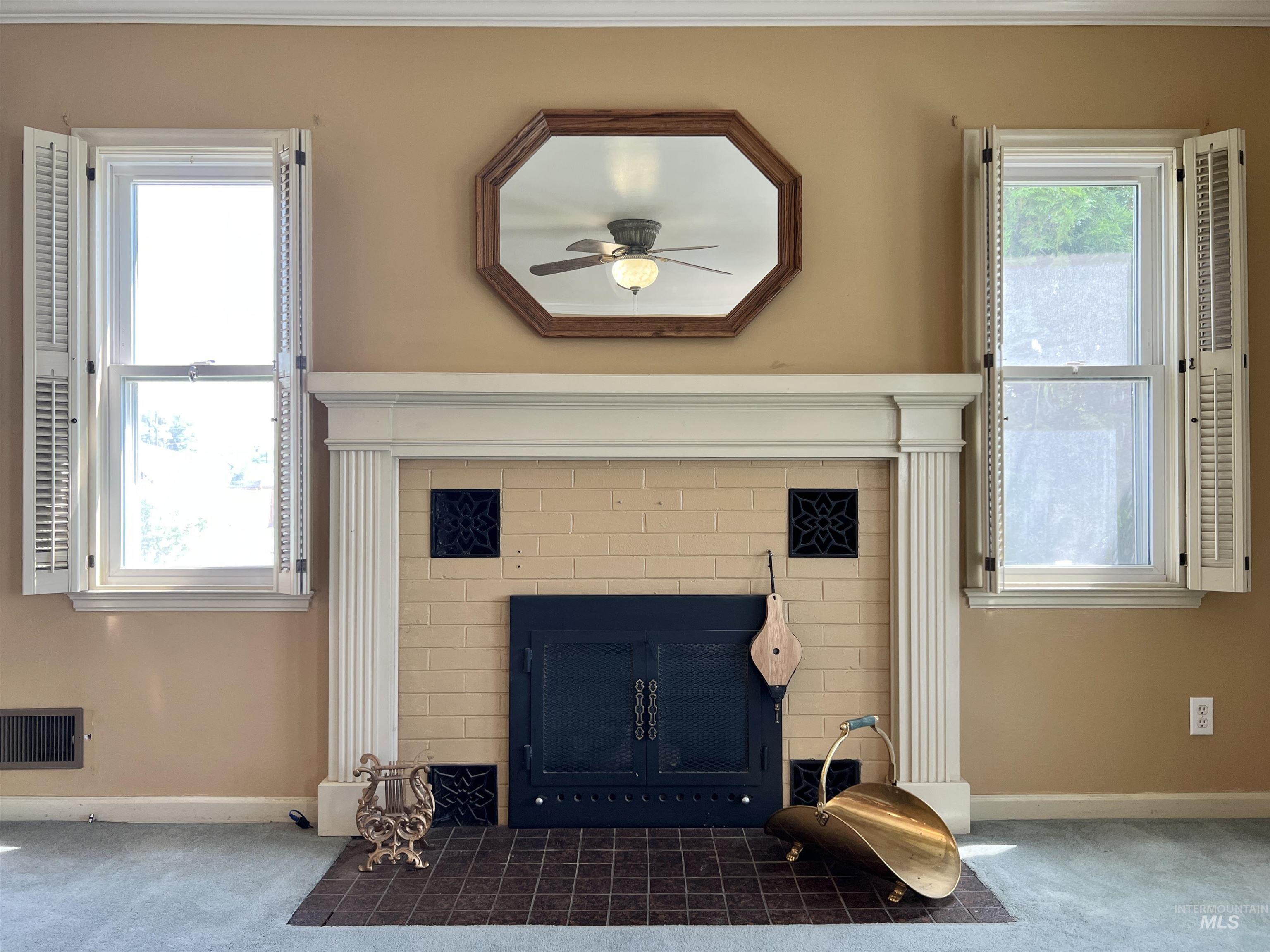 710 Locust St, Twin Falls, Idaho 83301-6949, 4 Bedrooms, 2 Bathrooms, Residential For Sale, Price $379,900,MLS 98969449