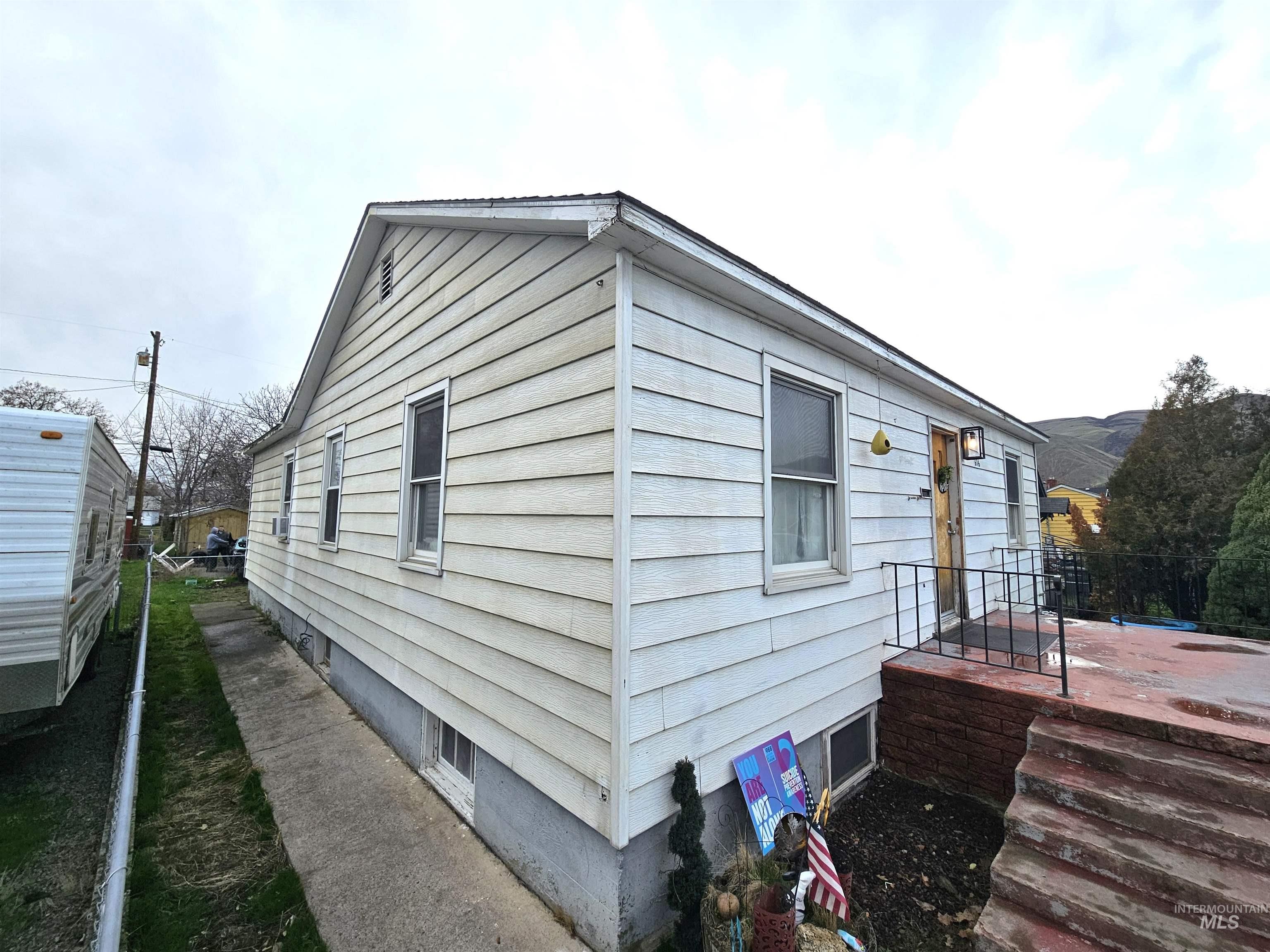 616 12th Street, Clarkston, Washington 99403, 3 Bedrooms, 1 Bathroom, Residential For Sale, Price $229,900,MLS 98969453