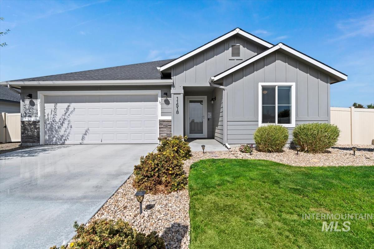 11518 Maidstone Dr, Caldwell, Idaho 83605-5973, 3 Bedrooms, 2 Bathrooms, Residential For Sale, Price $385,000,MLS 98969456