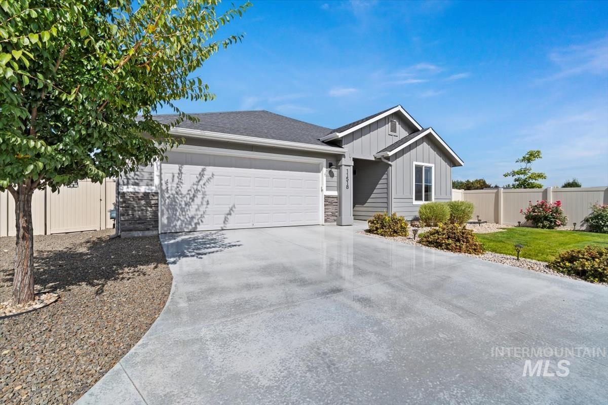 11518 Maidstone Dr, Caldwell, Idaho 83605-5973, 3 Bedrooms, 2 Bathrooms, Residential For Sale, Price $385,000,MLS 98969456