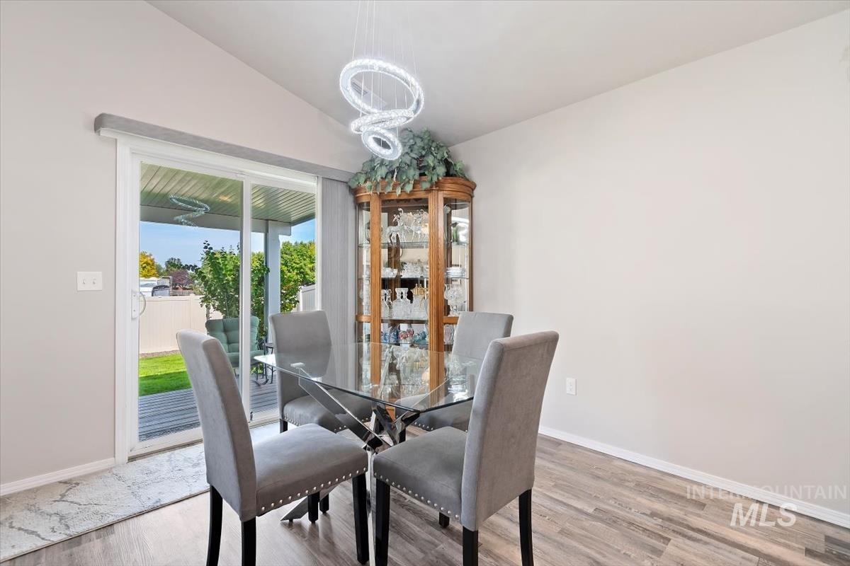 11518 Maidstone Dr, Caldwell, Idaho 83605-5973, 3 Bedrooms, 2 Bathrooms, Residential For Sale, Price $385,000,MLS 98969456