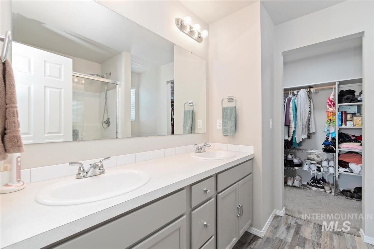 11518 Maidstone Dr, Caldwell, Idaho 83605-5973, 3 Bedrooms, 2 Bathrooms, Residential For Sale, Price $385,000,MLS 98969456