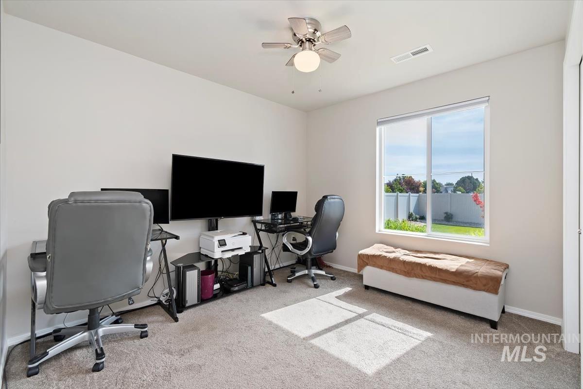 11518 Maidstone Dr, Caldwell, Idaho 83605-5973, 3 Bedrooms, 2 Bathrooms, Residential For Sale, Price $385,000,MLS 98969456