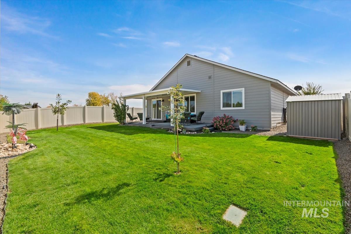 11518 Maidstone Dr, Caldwell, Idaho 83605-5973, 3 Bedrooms, 2 Bathrooms, Residential For Sale, Price $385,000,MLS 98969456