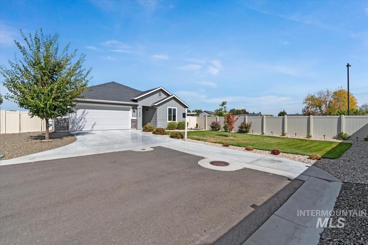 11518 Maidstone Dr, Caldwell, Idaho 83605-5973, 3 Bedrooms, 2 Bathrooms, Residential For Sale, Price $385,000,MLS 98969456
