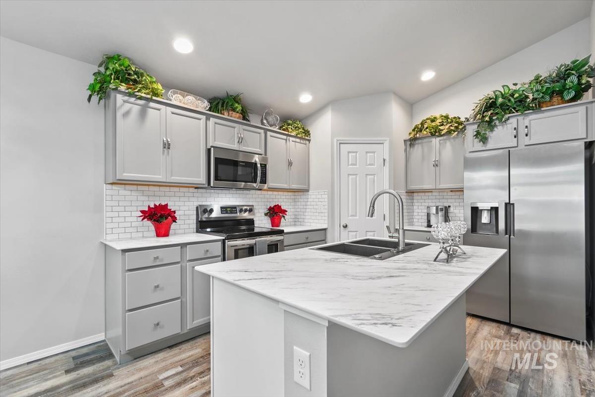 11518 Maidstone Dr, Caldwell, Idaho 83605-5973, 3 Bedrooms, 2 Bathrooms, Residential For Sale, Price $385,000,MLS 98969456