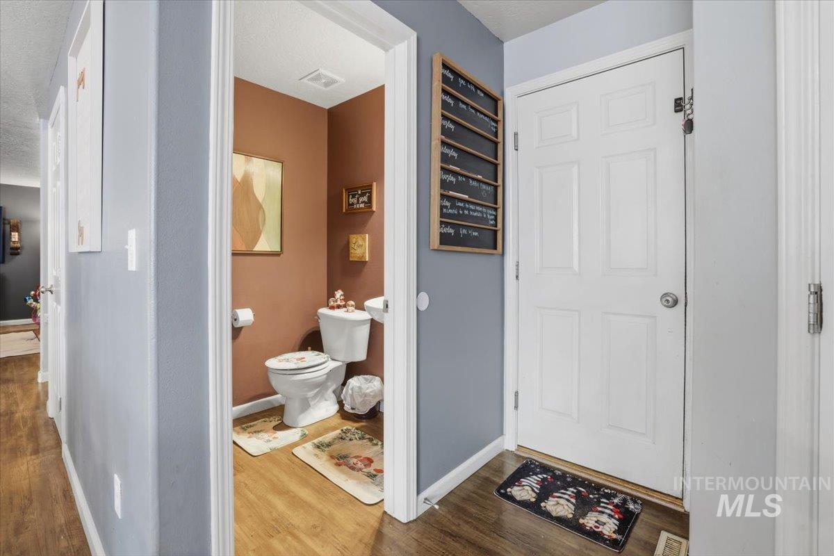 169 E Carver Dr, Meridian, Idaho 83642, 4 Bedrooms, 2.5 Bathrooms, Residential For Sale, Price $512,000,MLS 98969457