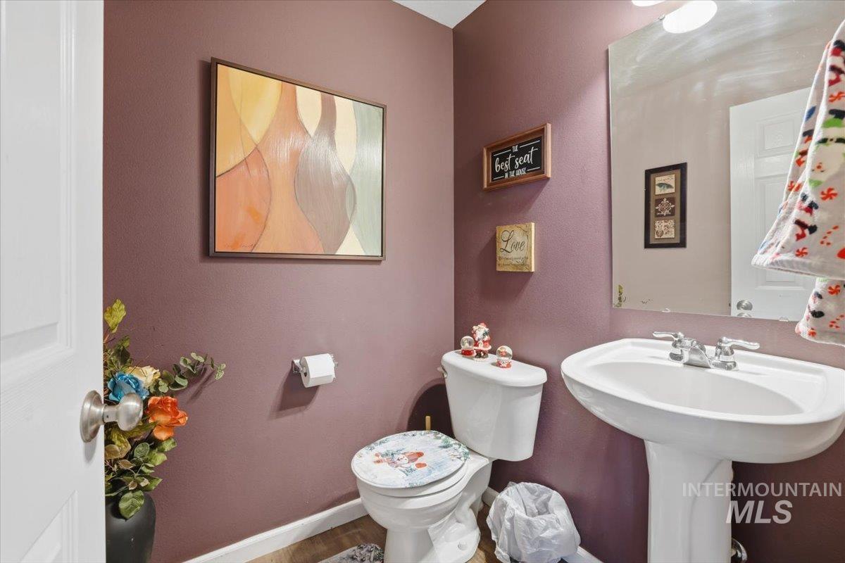 169 E Carver Dr, Meridian, Idaho 83642, 4 Bedrooms, 2.5 Bathrooms, Residential For Sale, Price $512,000,MLS 98969457