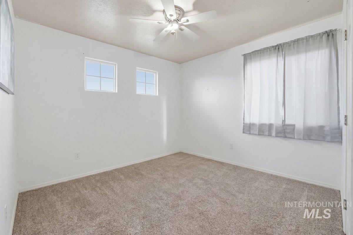 169 E Carver Dr, Meridian, Idaho 83642, 4 Bedrooms, 2.5 Bathrooms, Residential For Sale, Price $512,000,MLS 98969457