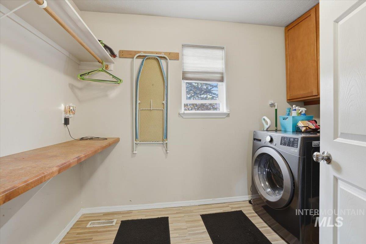 169 E Carver Dr, Meridian, Idaho 83642, 4 Bedrooms, 2.5 Bathrooms, Residential For Sale, Price $512,000,MLS 98969457