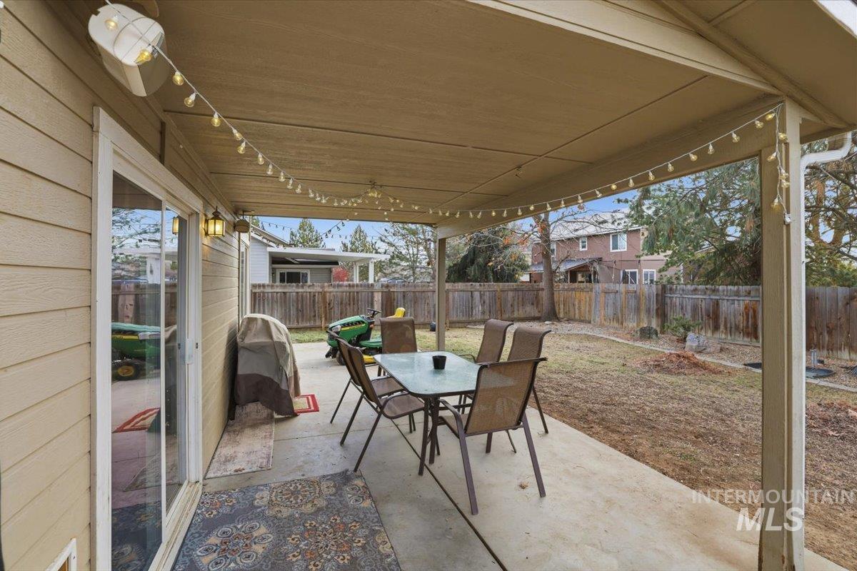 169 E Carver Dr, Meridian, Idaho 83642, 4 Bedrooms, 2.5 Bathrooms, Residential For Sale, Price $512,000,MLS 98969457