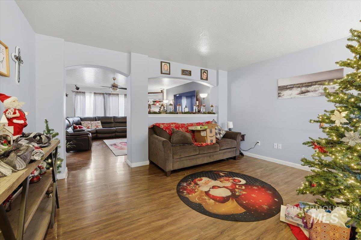 169 E Carver Dr, Meridian, Idaho 83642, 4 Bedrooms, 2.5 Bathrooms, Residential For Sale, Price $512,000,MLS 98969457