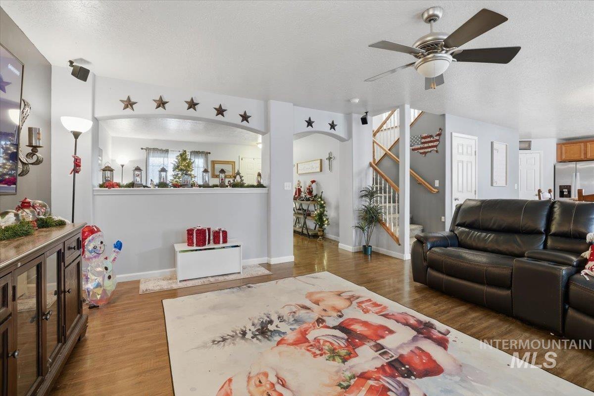 169 E Carver Dr, Meridian, Idaho 83642, 4 Bedrooms, 2.5 Bathrooms, Residential For Sale, Price $512,000,MLS 98969457