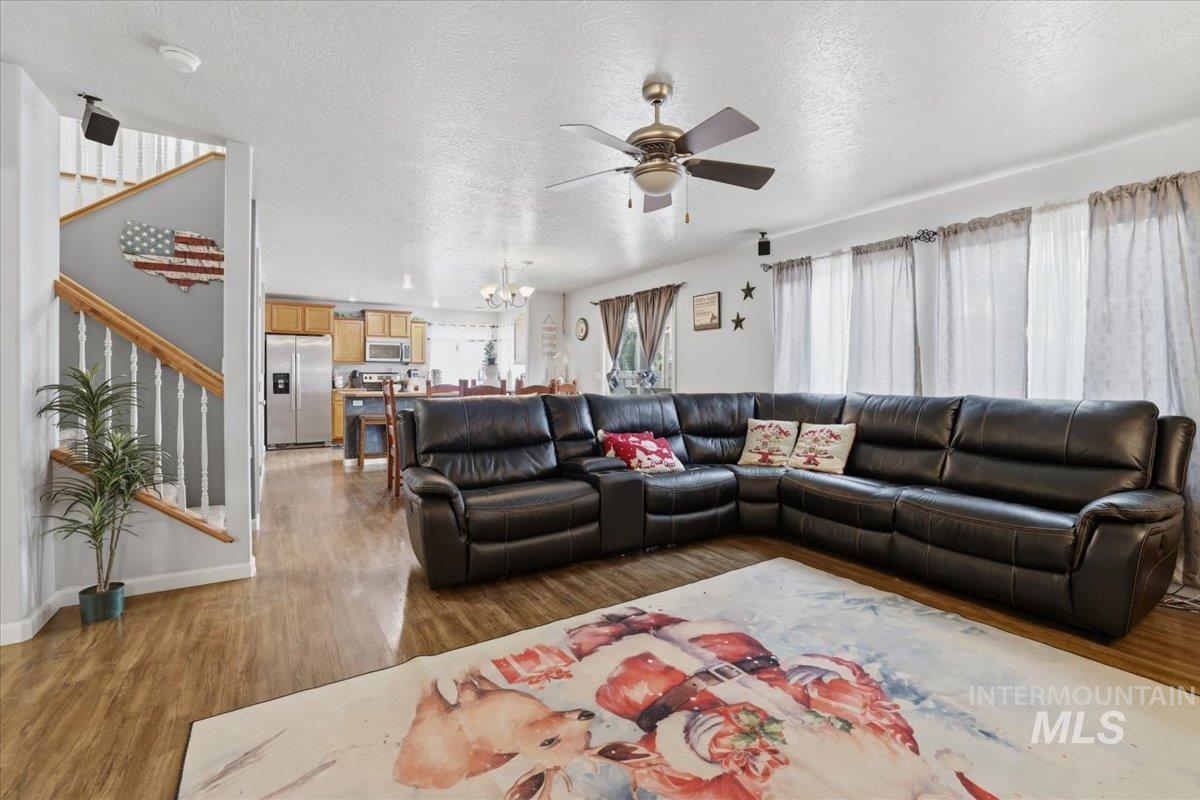 169 E Carver Dr, Meridian, Idaho 83642, 4 Bedrooms, 2.5 Bathrooms, Residential For Sale, Price $512,000,MLS 98969457