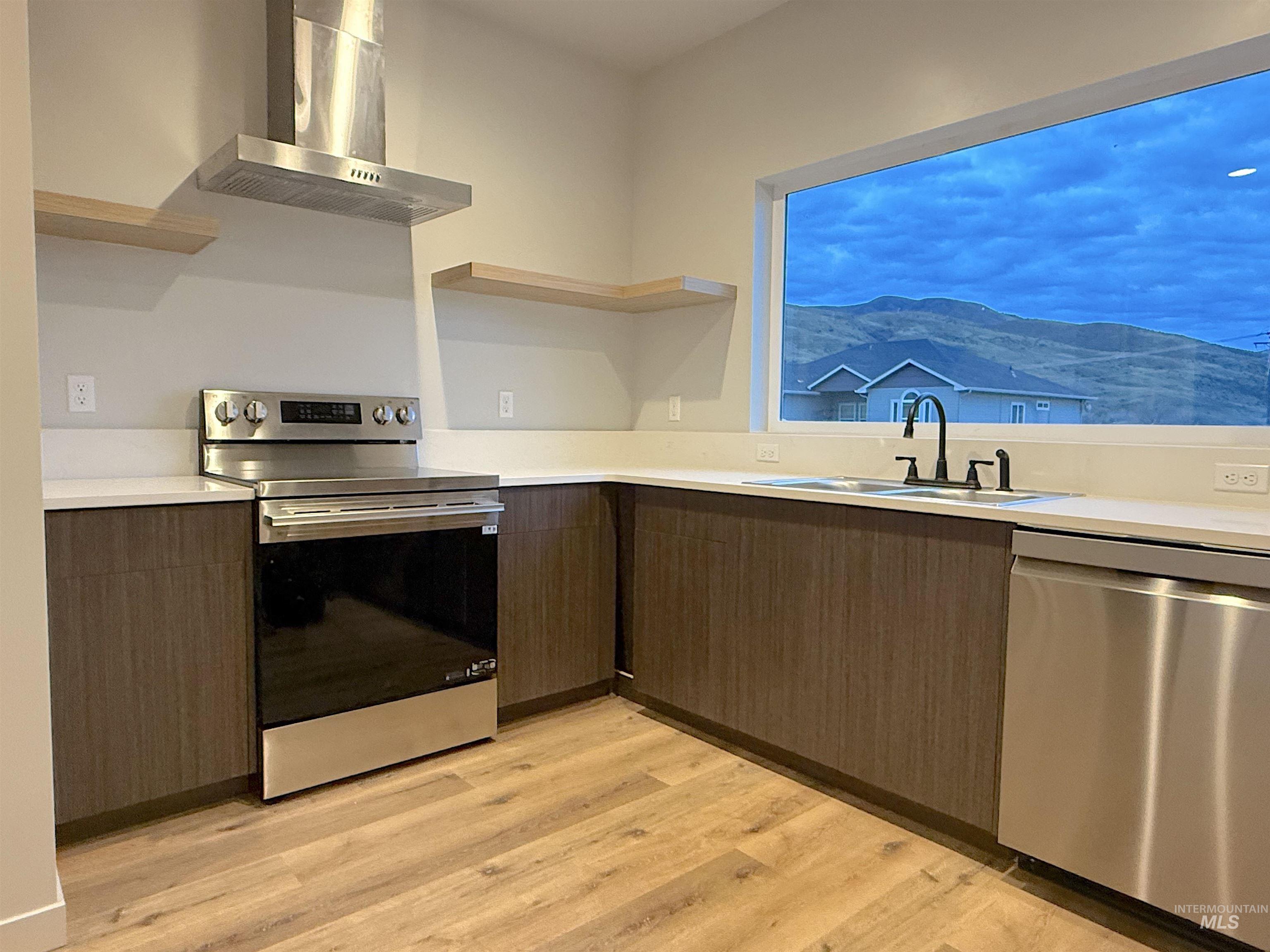 144 Dovetail Drive, Horseshoe Bend, Idaho 83629, 3 Bedrooms, 2.5 Bathrooms, Residential For Sale, Price $365,000,MLS 98969459