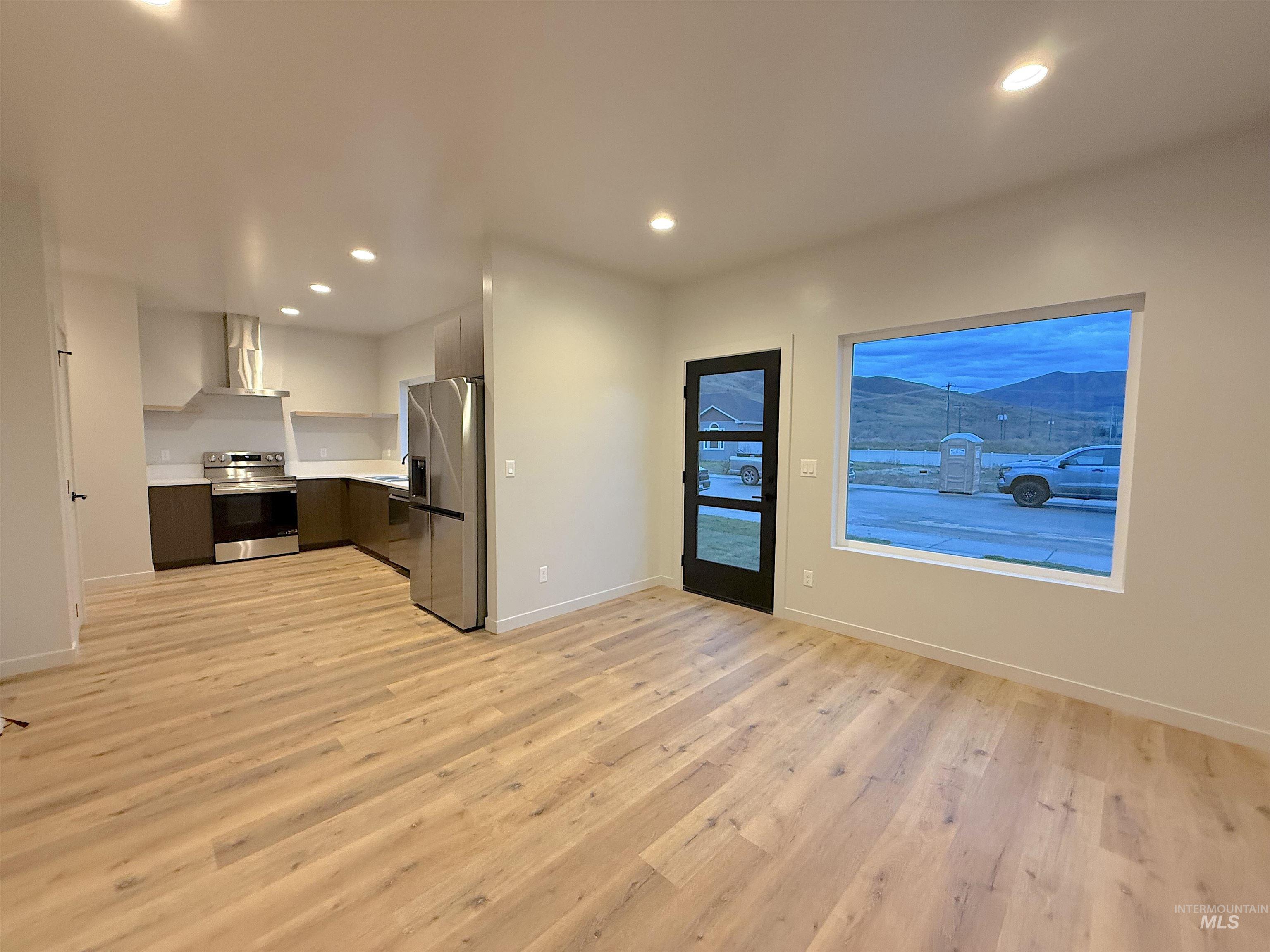 144 Dovetail Drive, Horseshoe Bend, Idaho 83629, 3 Bedrooms, 2.5 Bathrooms, Residential For Sale, Price $365,000,MLS 98969459