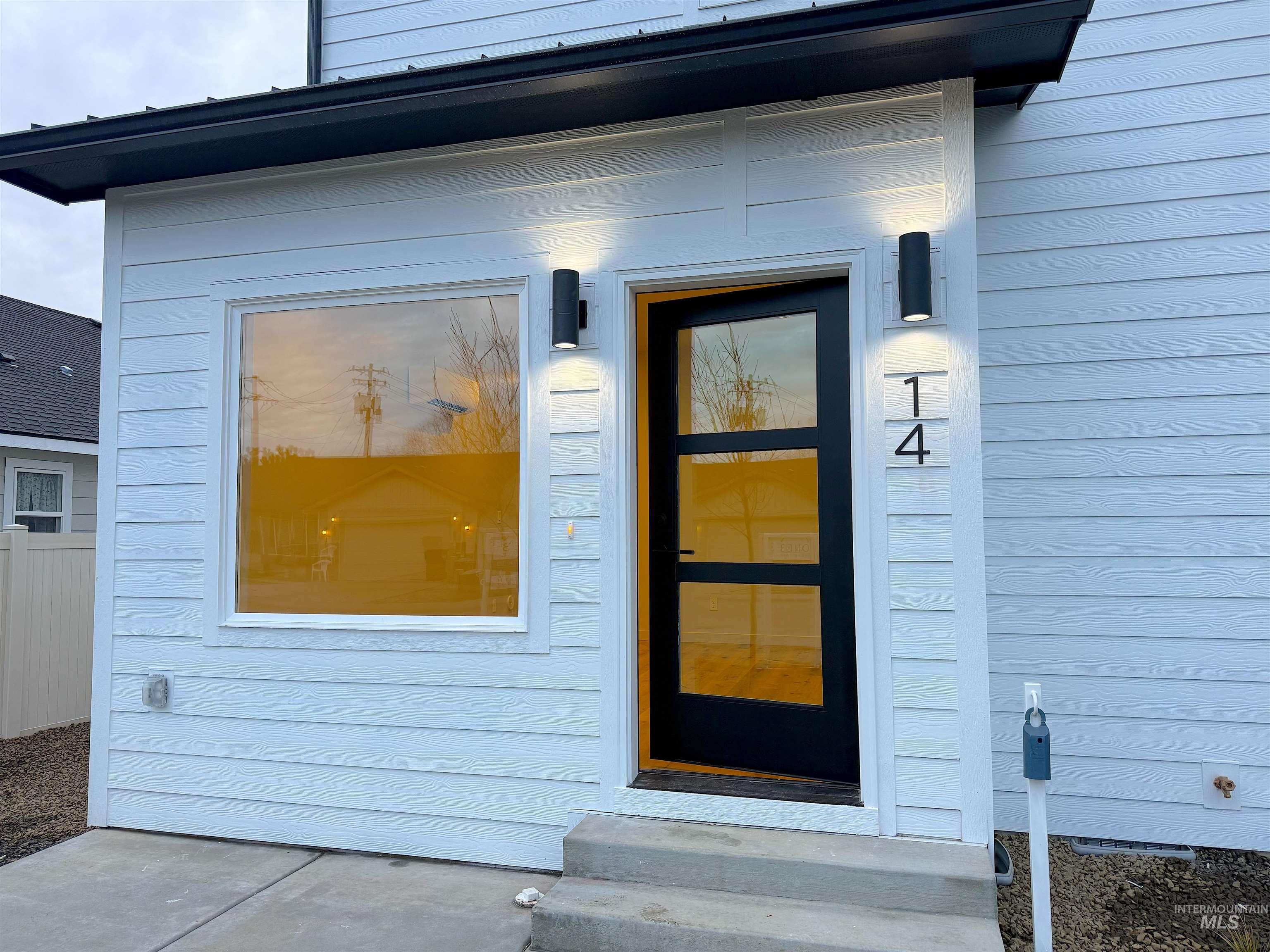 144 Dovetail Drive, Horseshoe Bend, Idaho 83629, 3 Bedrooms, 2.5 Bathrooms, Residential For Sale, Price $365,000,MLS 98969459