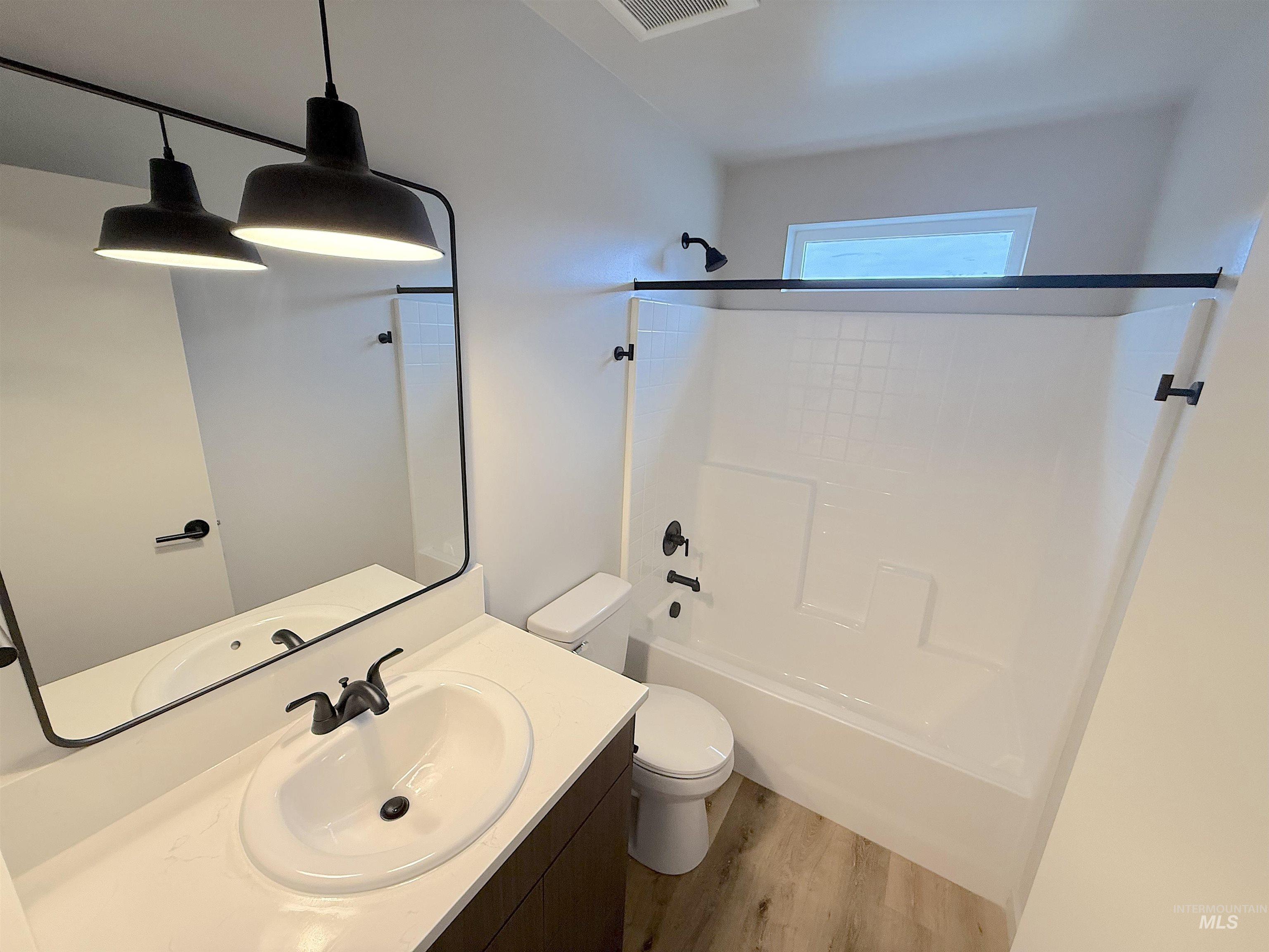 144 Dovetail Drive, Horseshoe Bend, Idaho 83629, 3 Bedrooms, 2.5 Bathrooms, Residential For Sale, Price $365,000,MLS 98969459