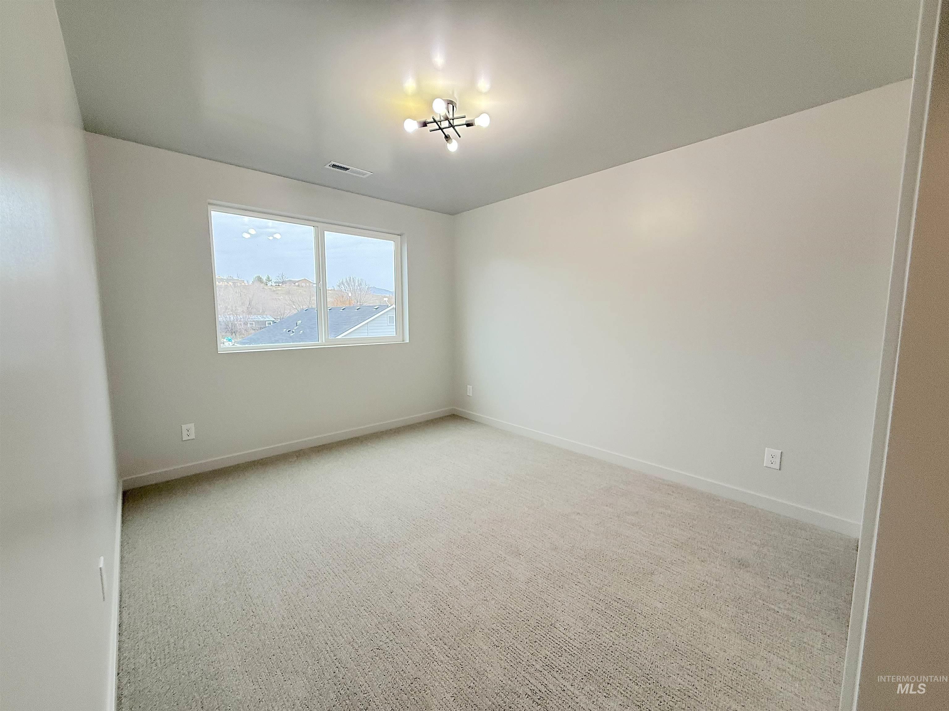 144 Dovetail Drive, Horseshoe Bend, Idaho 83629, 3 Bedrooms, 2.5 Bathrooms, Residential For Sale, Price $365,000,MLS 98969459