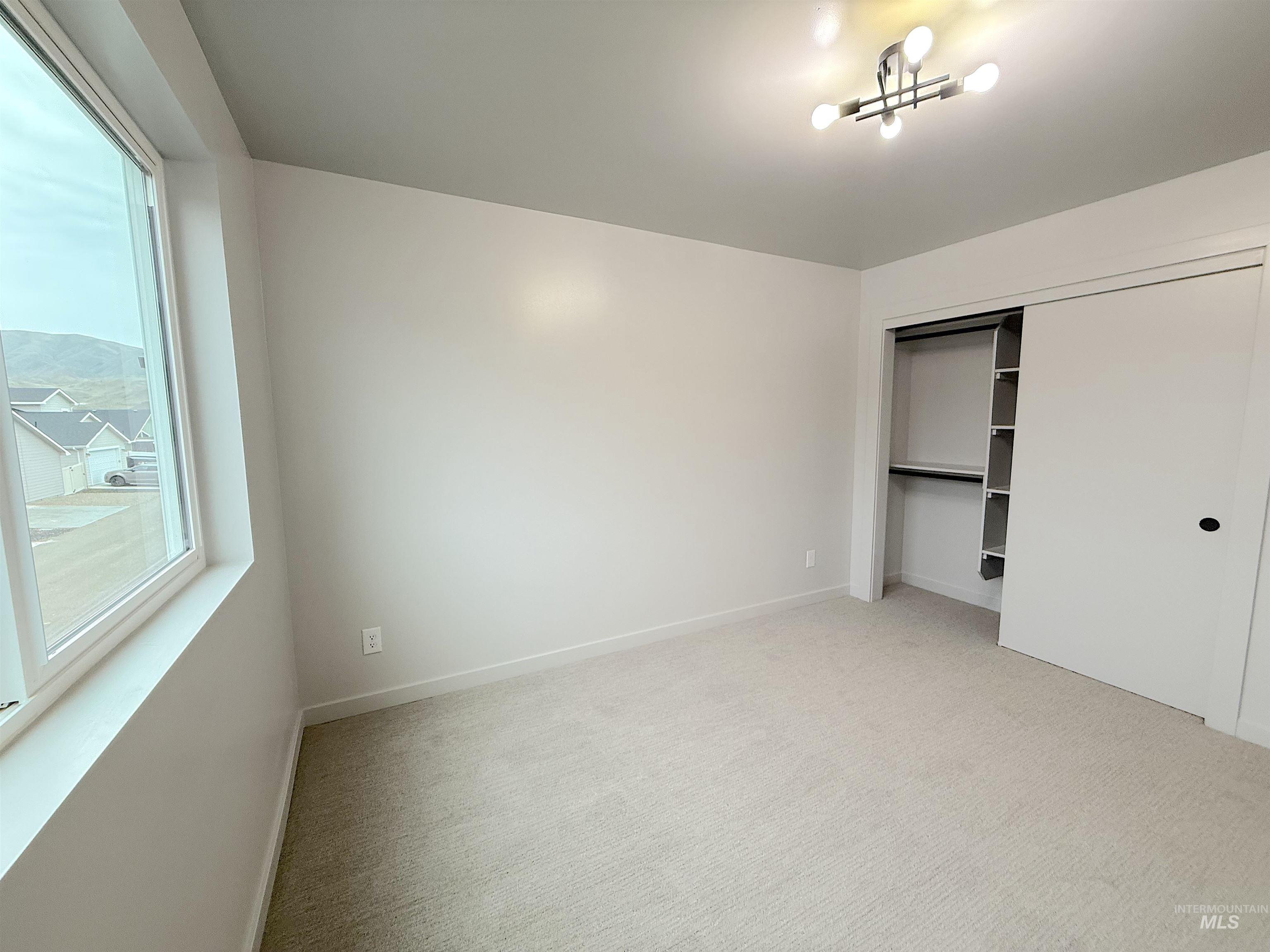 144 Dovetail Drive, Horseshoe Bend, Idaho 83629, 3 Bedrooms, 2.5 Bathrooms, Residential For Sale, Price $365,000,MLS 98969459