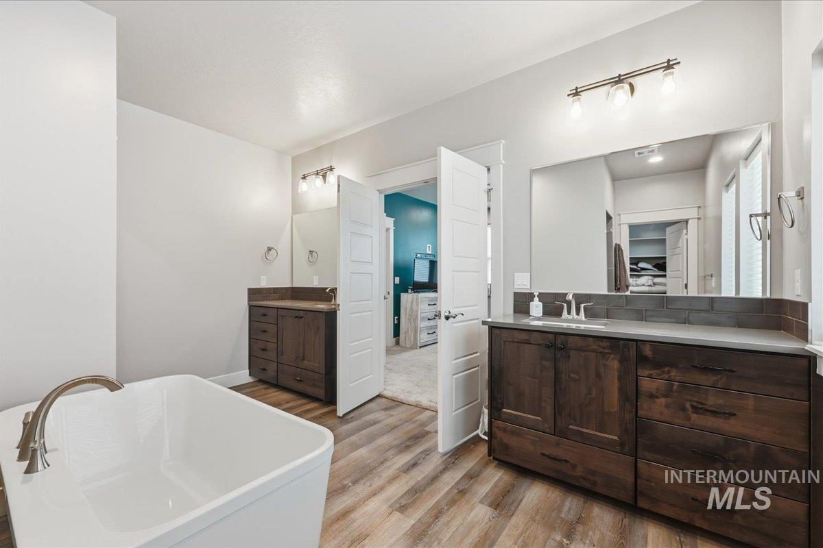 92 S Ravine Way, Nampa, Idaho 83687, 6 Bedrooms, 3.5 Bathrooms, Residential For Sale, Price $769,900, 98969463