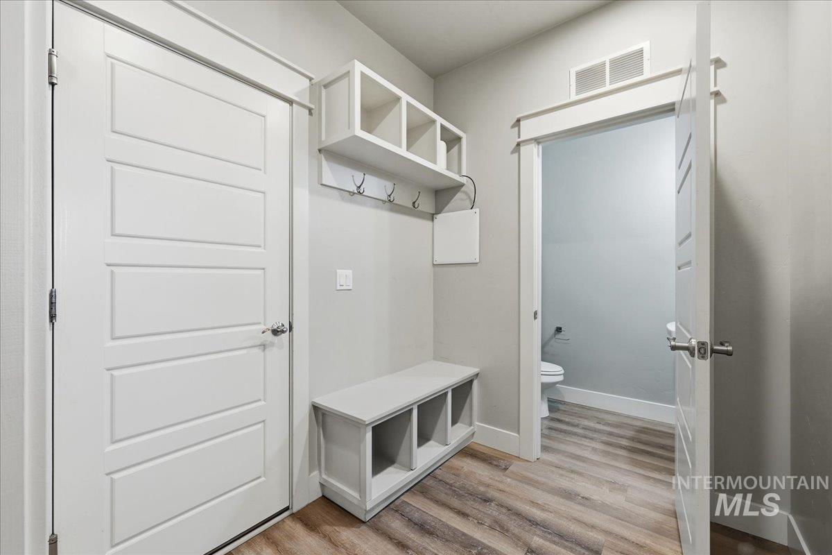 92 S Ravine Way, Nampa, Idaho 83687, 6 Bedrooms, 3.5 Bathrooms, Residential For Sale, Price $769,900, 98969463