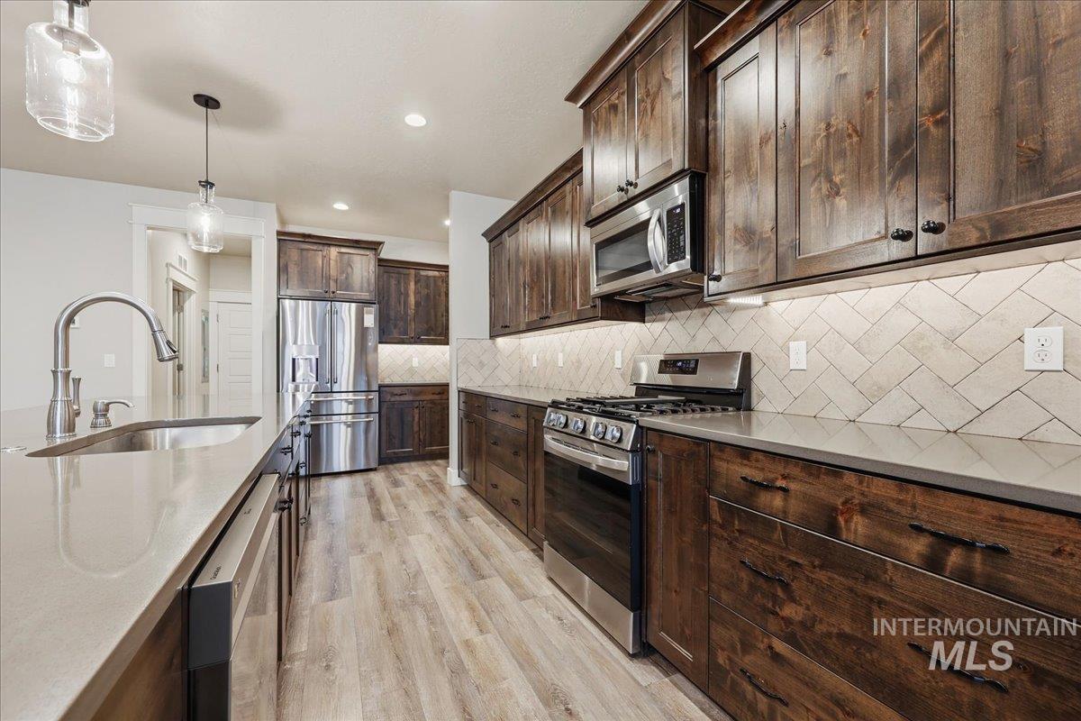 92 S Ravine Way, Nampa, Idaho 83687, 6 Bedrooms, 3.5 Bathrooms, Residential For Sale, Price $769,900, 98969463