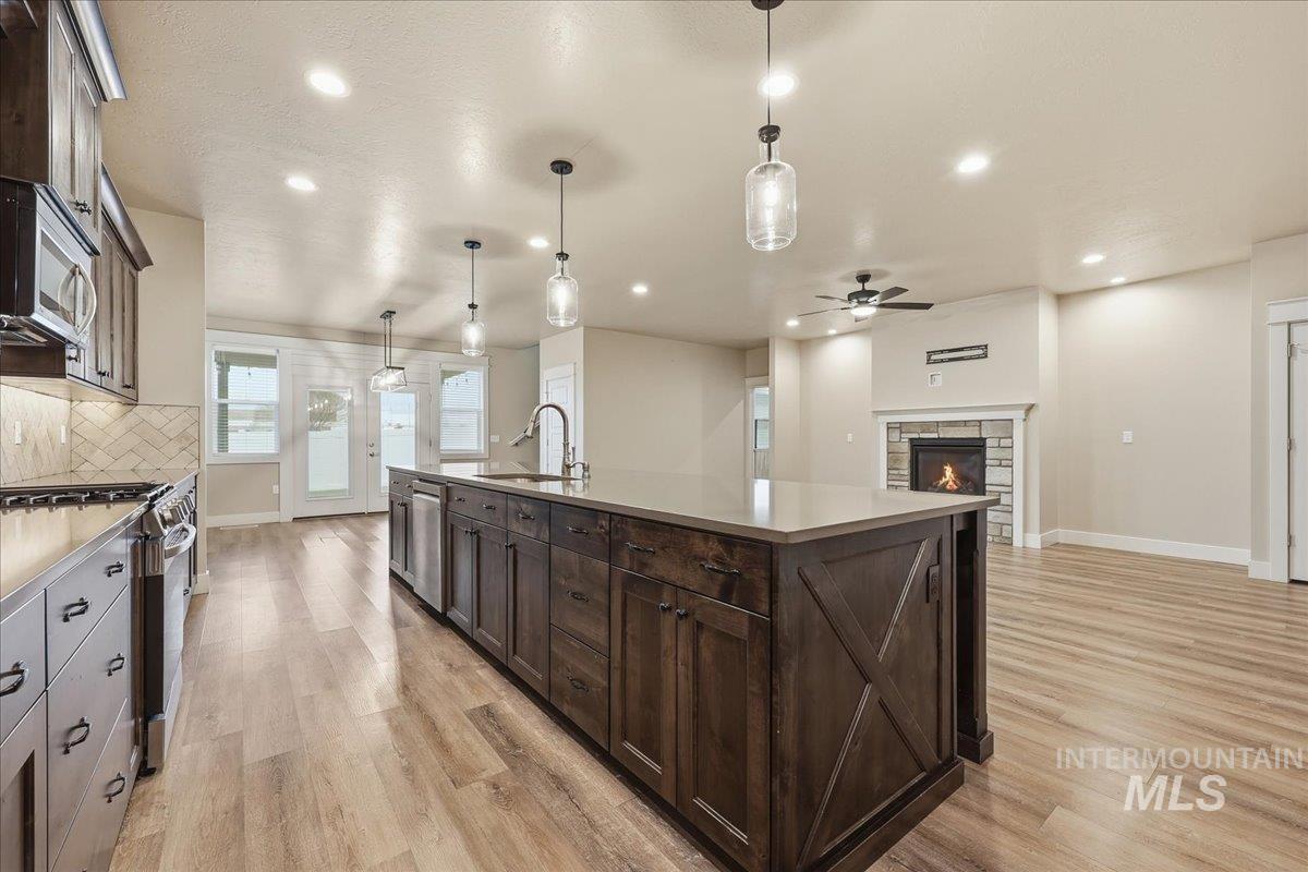 92 S Ravine Way, Nampa, Idaho 83687, 6 Bedrooms, 3.5 Bathrooms, Residential For Sale, Price $769,900,MLS 98969463