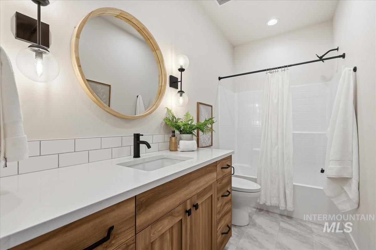 8149 N Breezy Ave, Boise, Idaho 83714, 3 Bedrooms, 2.5 Bathrooms, Residential For Sale, Price $559,900, 98969466