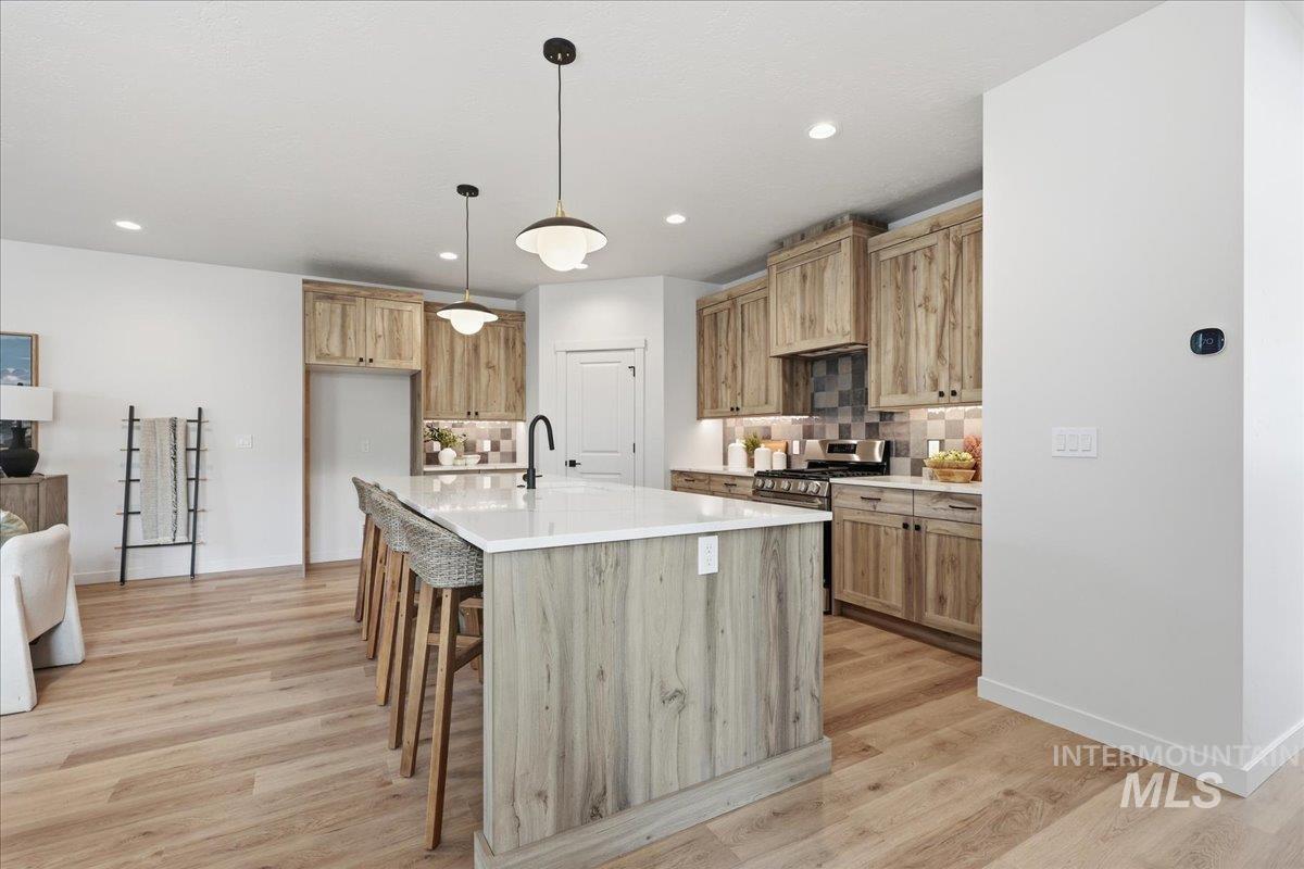 8149 N Breezy Ave, Boise, Idaho 83714, 3 Bedrooms, 2.5 Bathrooms, Residential For Sale, Price $559,900, 98969466