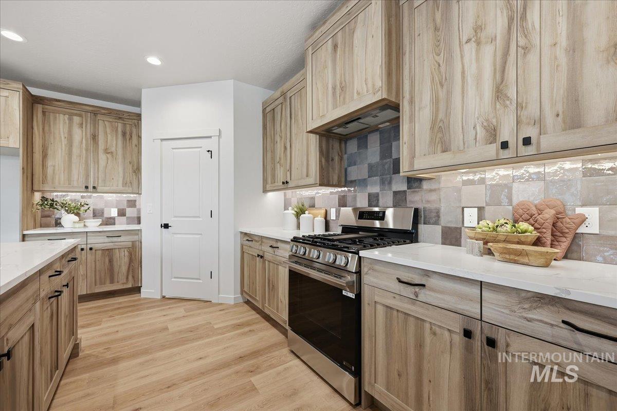 8149 N Breezy Ave, Boise, Idaho 83714, 3 Bedrooms, 2.5 Bathrooms, Residential For Sale, Price $559,900, 98969466