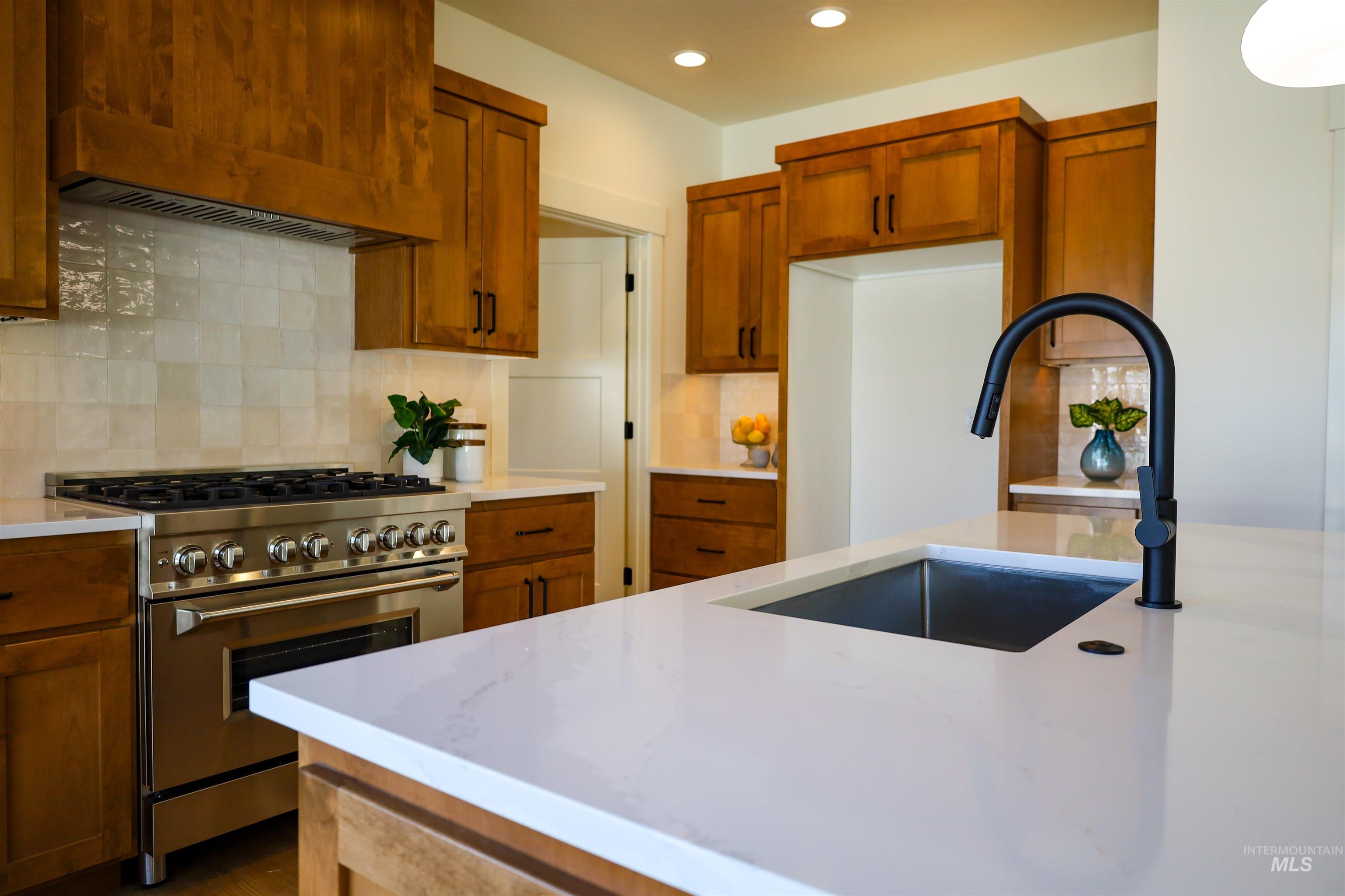 1038 E Fleetwood Ct, Boise, Idaho 83706, 4 Bedrooms, 2.5 Bathrooms, Residential For Sale, Price $769,000,MLS 98969470