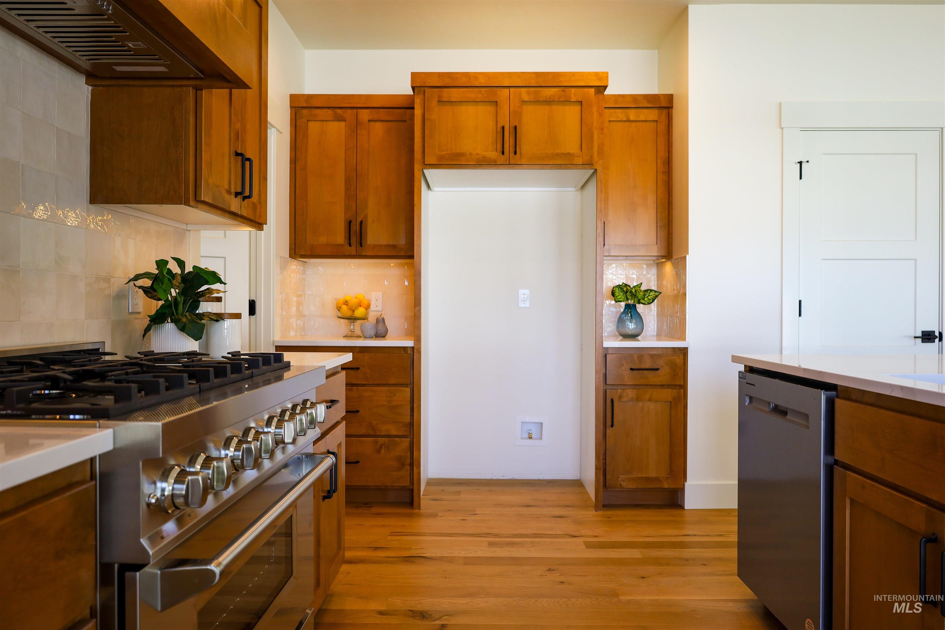 1038 E Fleetwood Ct, Boise, Idaho 83706, 4 Bedrooms, 2.5 Bathrooms, Residential For Sale, Price $769,000,MLS 98969470