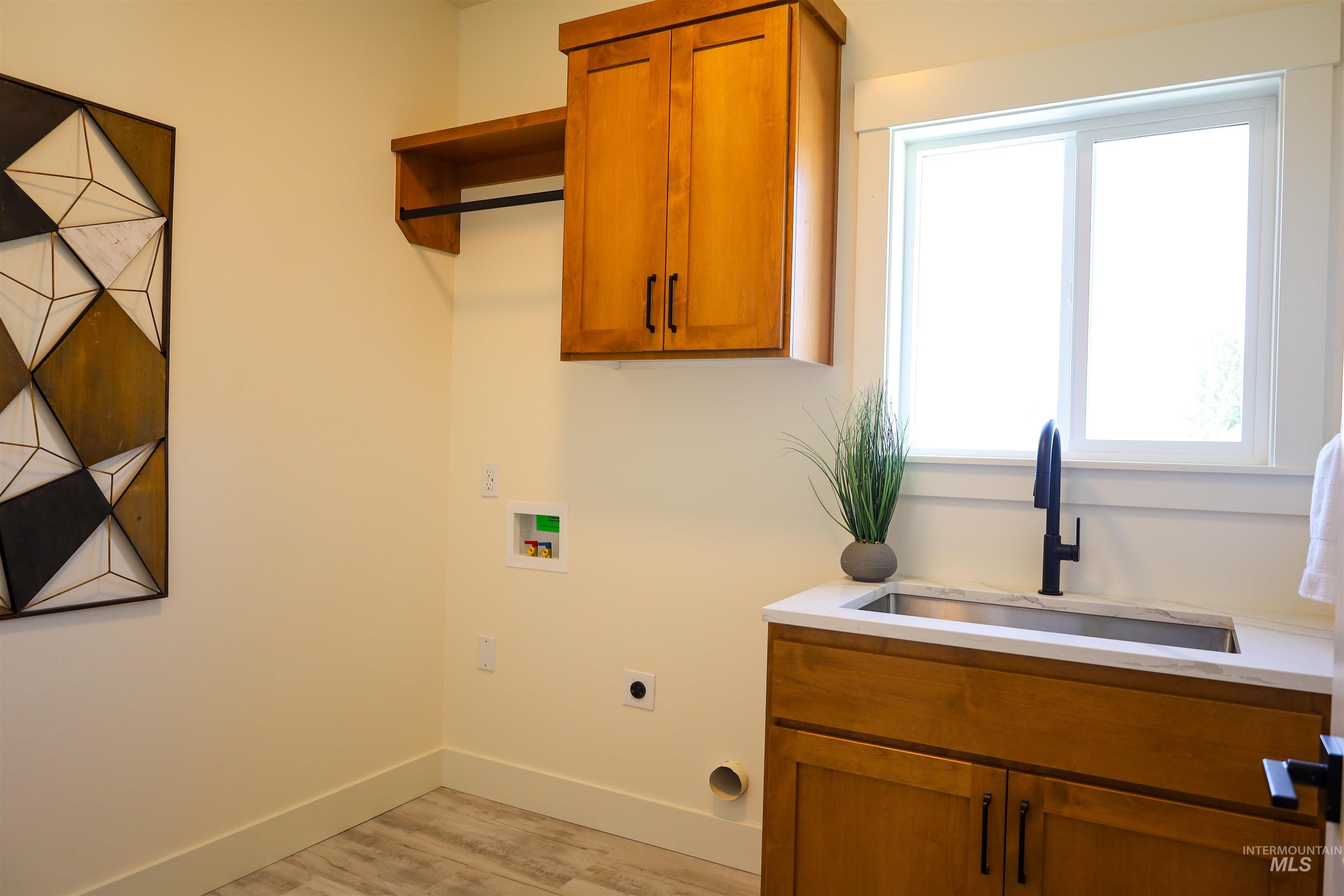 1038 E Fleetwood Ct, Boise, Idaho 83706, 4 Bedrooms, 2.5 Bathrooms, Residential For Sale, Price $769,000,MLS 98969470