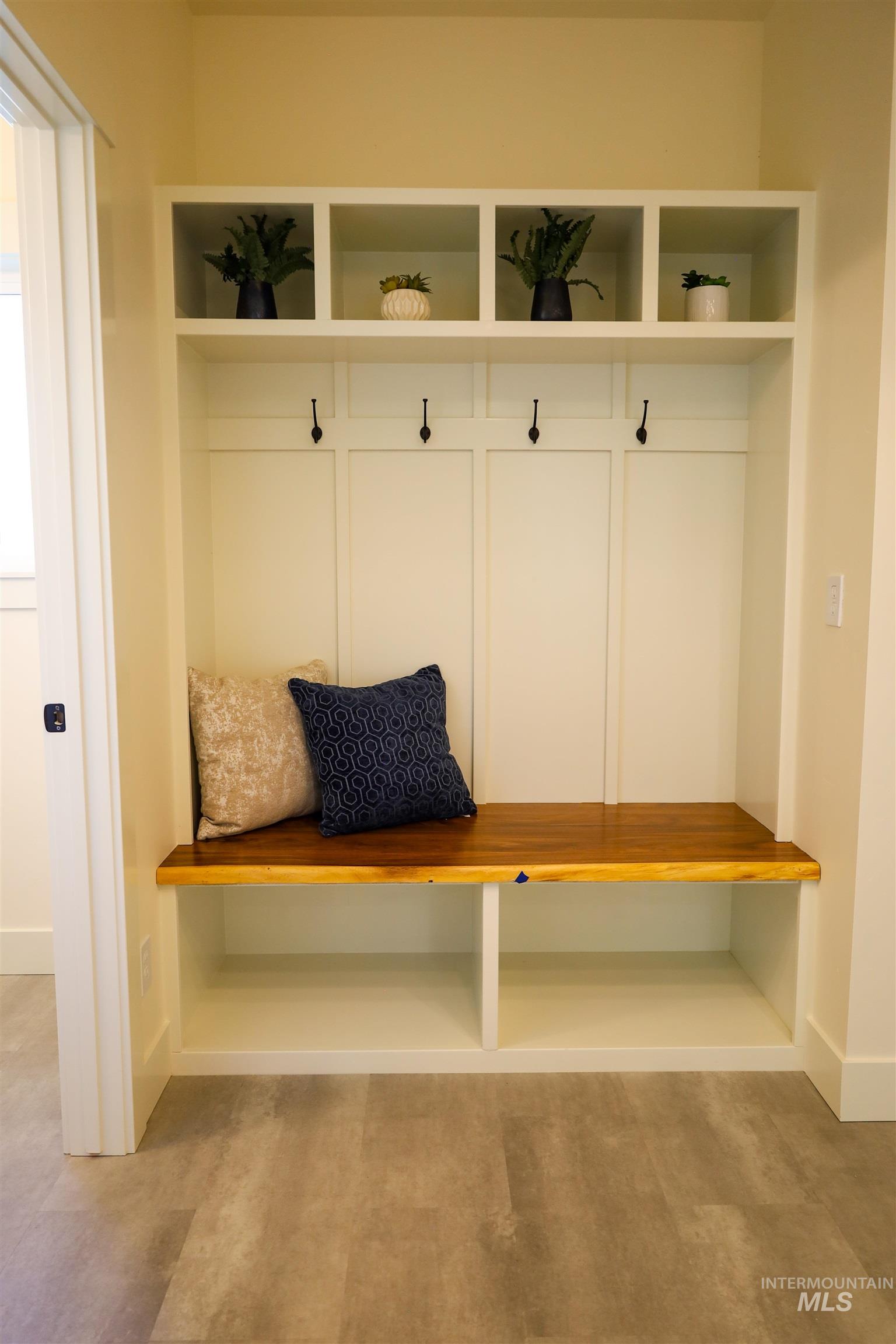 1038 E Fleetwood Ct, Boise, Idaho 83706, 4 Bedrooms, 2.5 Bathrooms, Residential For Sale, Price $769,000,MLS 98969470