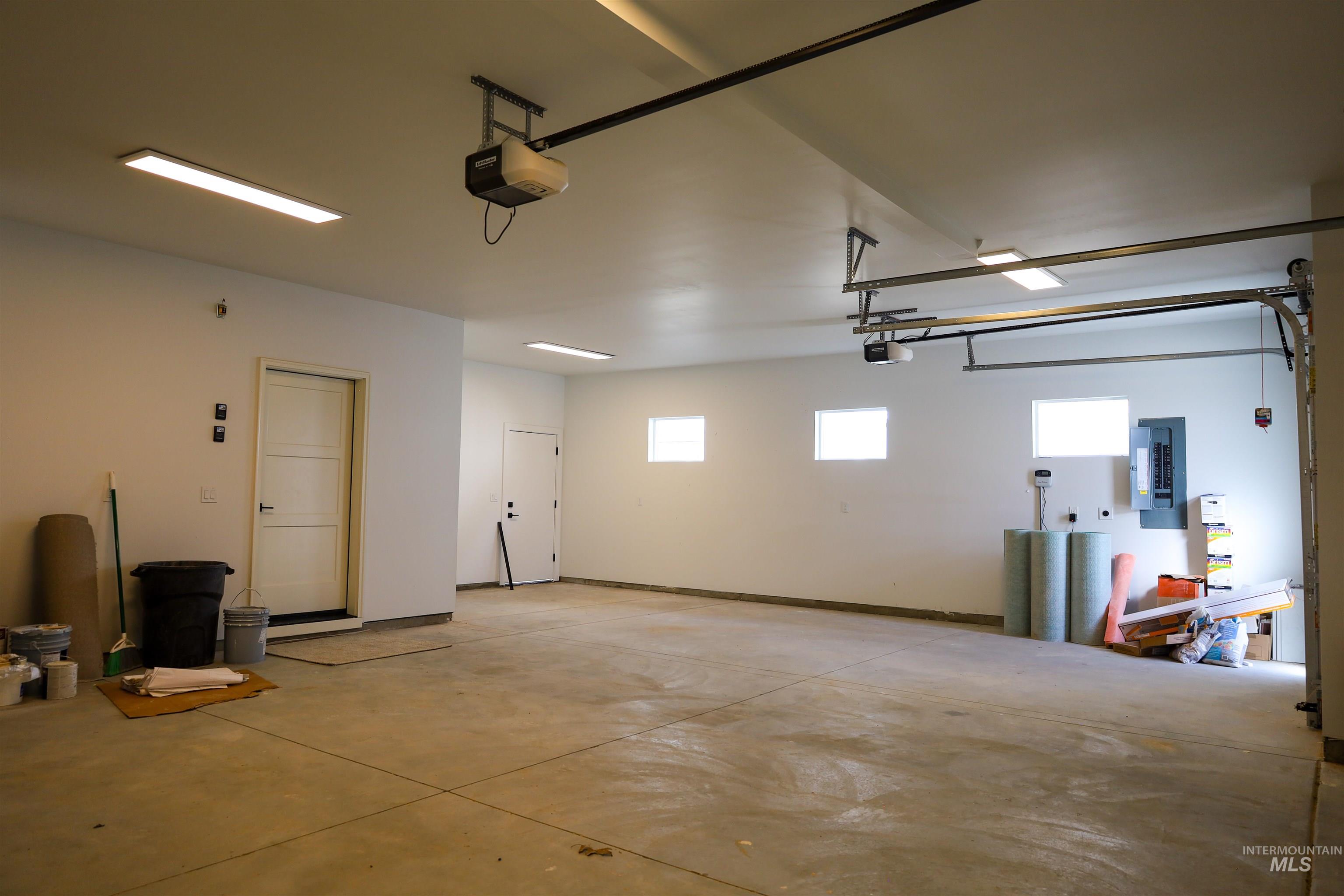 1038 E Fleetwood Ct, Boise, Idaho 83706, 4 Bedrooms, 2.5 Bathrooms, Residential For Sale, Price $769,000,MLS 98969470