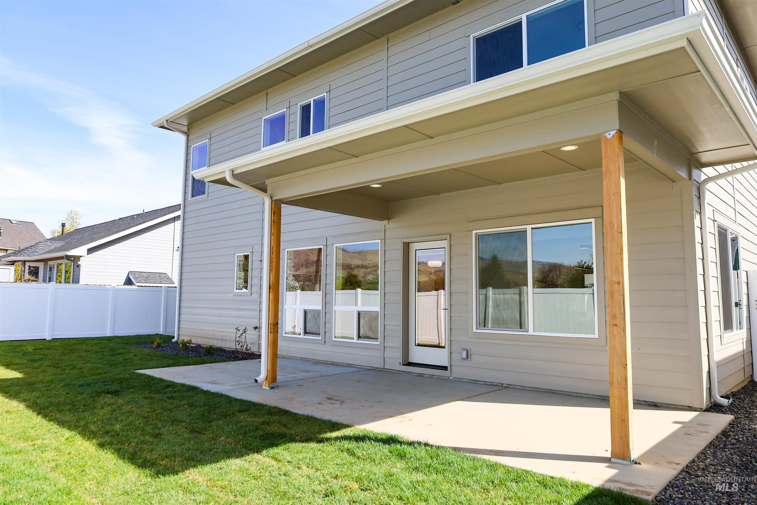 1038 E Fleetwood Ct, Boise, Idaho 83706, 4 Bedrooms, 2.5 Bathrooms, Residential For Sale, Price $769,000,MLS 98969470