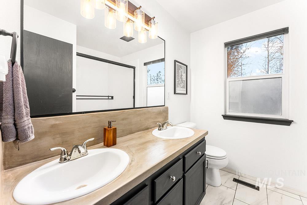 5600 W Beacon Light Rd, Eagle, Idaho 83616, 3 Bedrooms, 2 Bathrooms, Residential For Sale, Price $3,800,000, 98969472