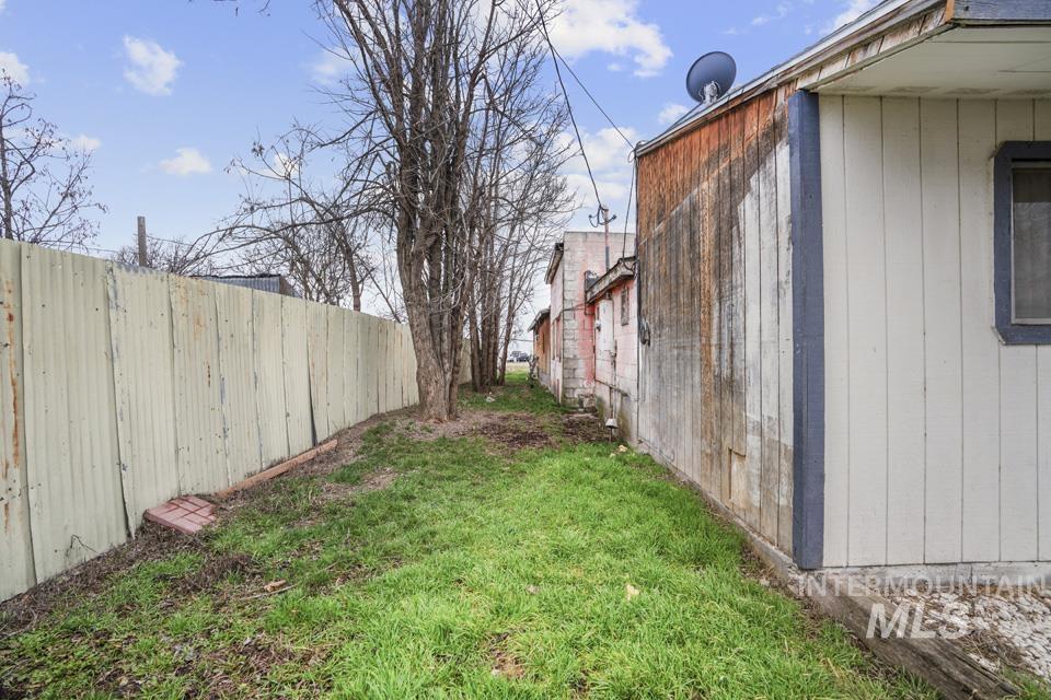 321 Southeast Ave, New Plymouth, Idaho 83655, 7 Rooms, Business/Commercial For Sale, Price $198,000, 98969474