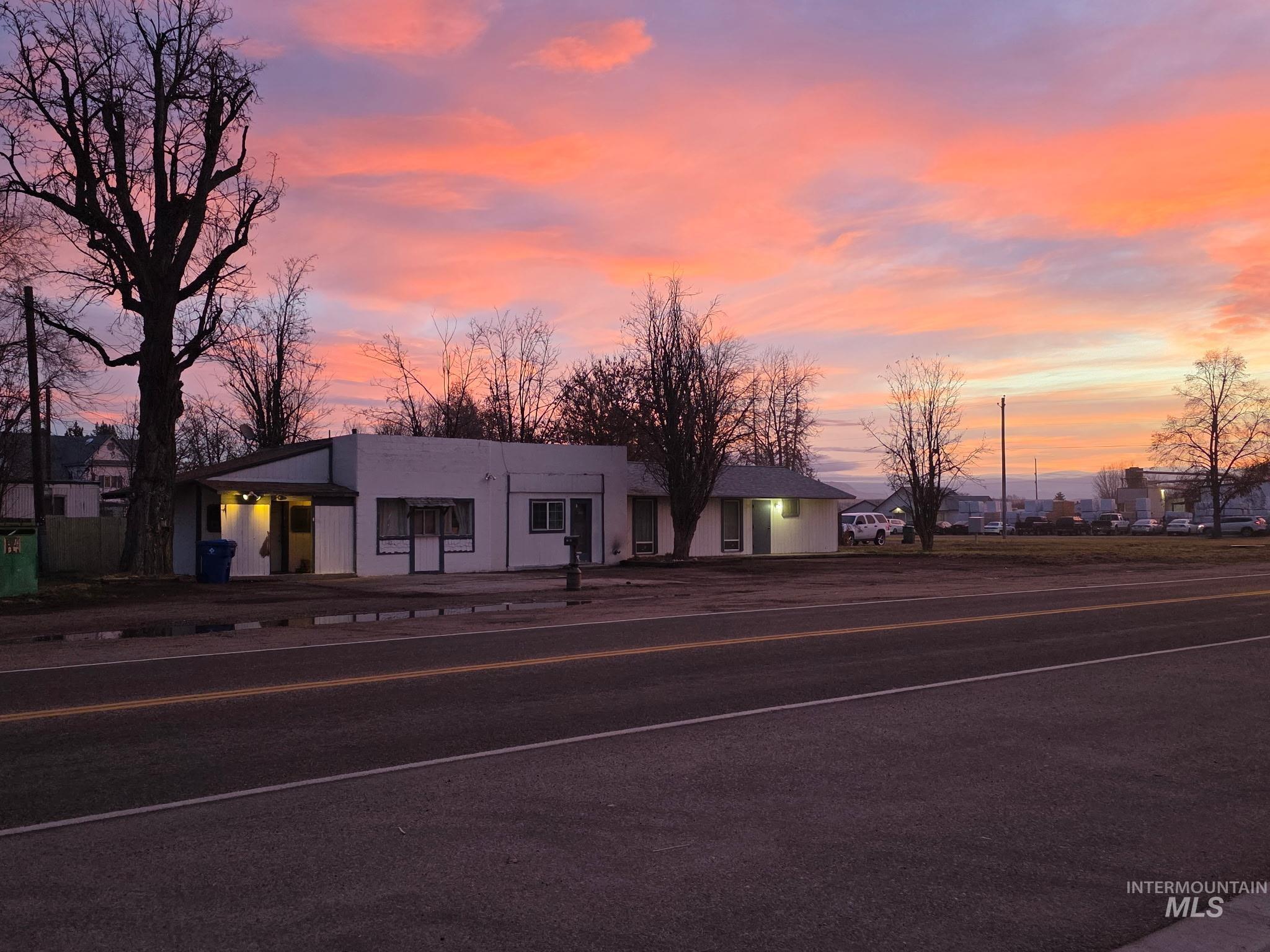 321 Southeast Ave, New Plymouth, Idaho 83655, 7 Rooms, Business/Commercial For Sale, Price $199,000, 98969474