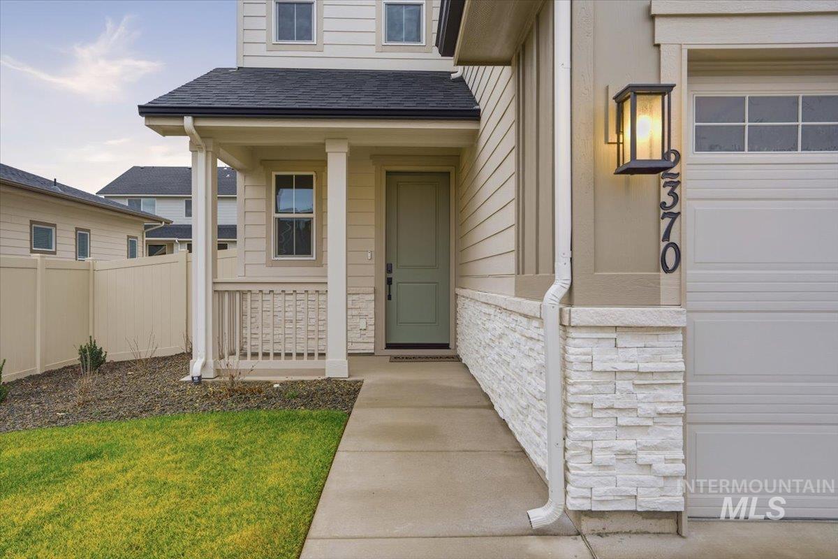 2370 N Ice Fire Ave, Star, Idaho 83669, 5 Bedrooms, 4 Bathrooms, Residential For Sale, Price $639,990, 98969485