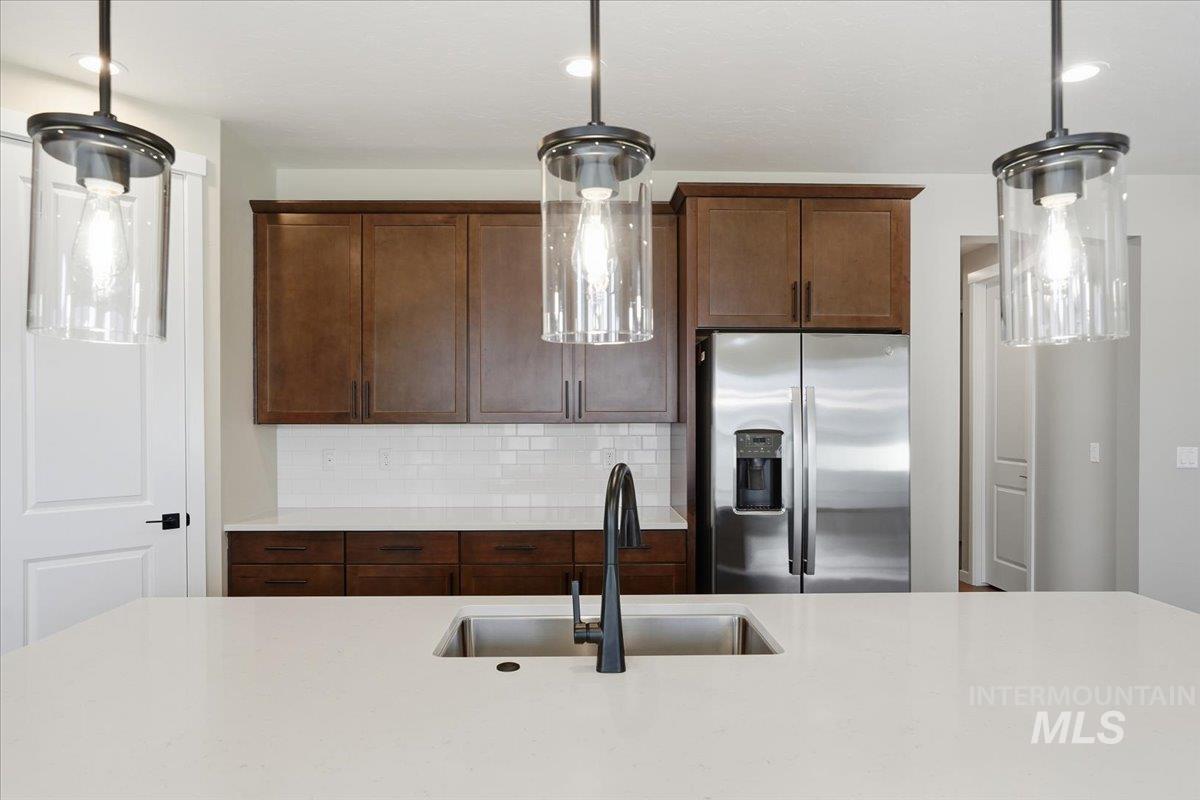 2370 N Ice Fire Ave, Star, Idaho 83669, 5 Bedrooms, 4 Bathrooms, Residential For Sale, Price $639,990, 98969485