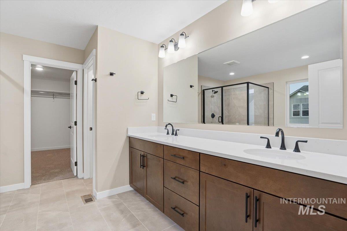 2370 N Ice Fire Ave, Star, Idaho 83669, 5 Bedrooms, 4 Bathrooms, Residential For Sale, Price $639,990, 98969485