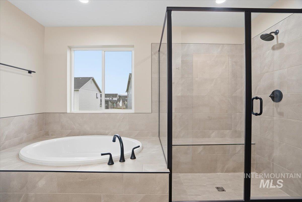 2370 N Ice Fire Ave, Star, Idaho 83669, 5 Bedrooms, 4 Bathrooms, Residential For Sale, Price $639,990, 98969485