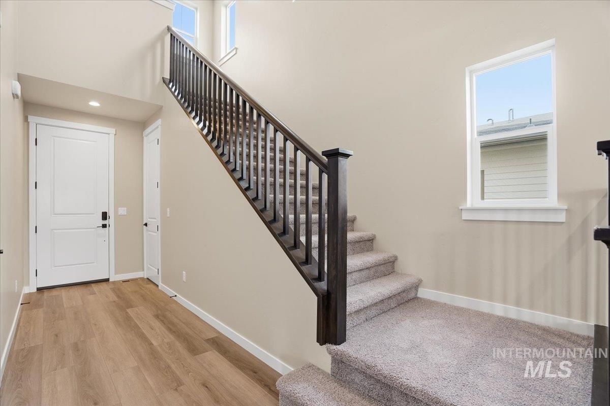 2370 N Ice Fire Ave, Star, Idaho 83669, 5 Bedrooms, 4 Bathrooms, Residential For Sale, Price $639,990, 98969485