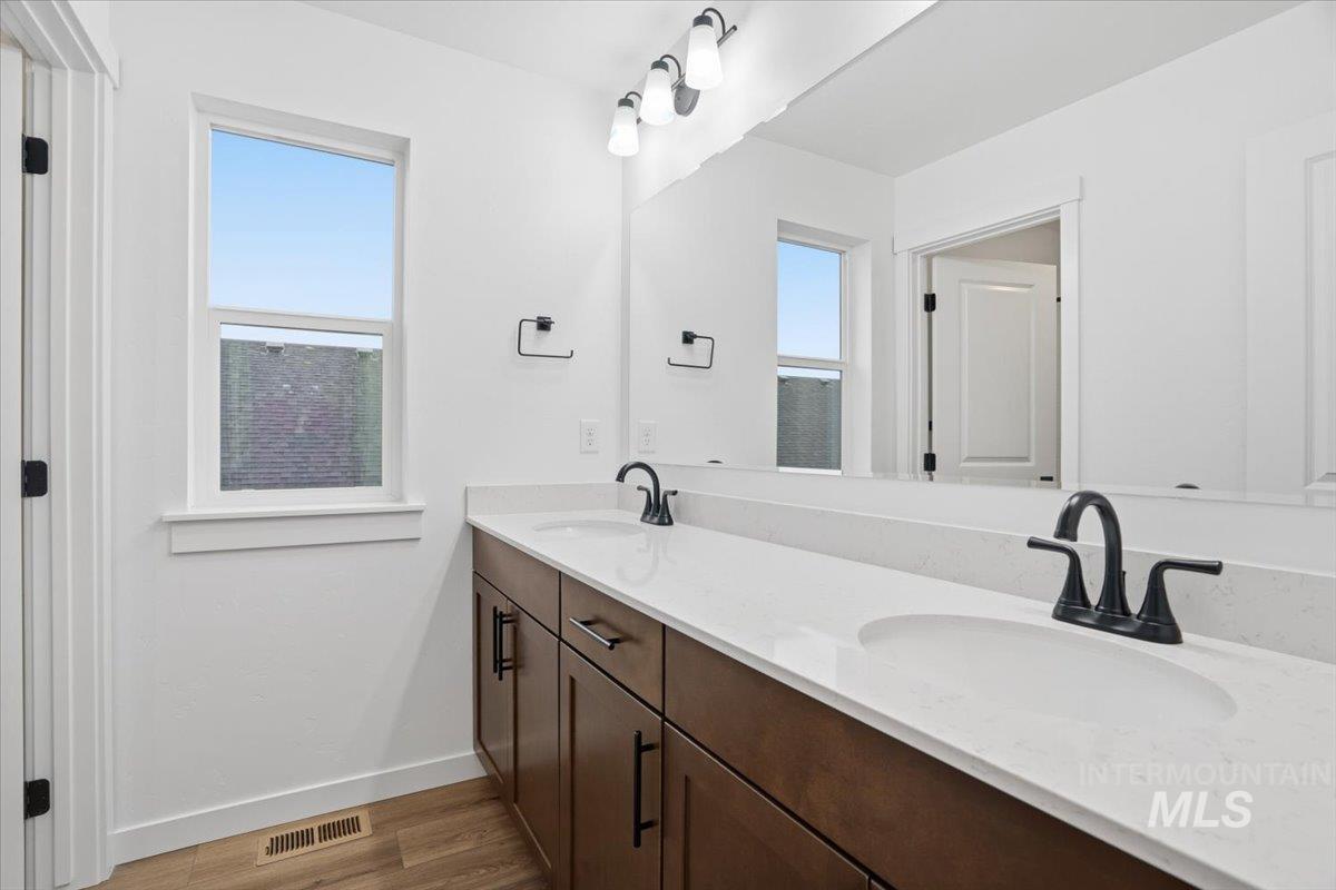 2370 N Ice Fire Ave, Star, Idaho 83669, 5 Bedrooms, 4 Bathrooms, Residential For Sale, Price $639,990, 98969485