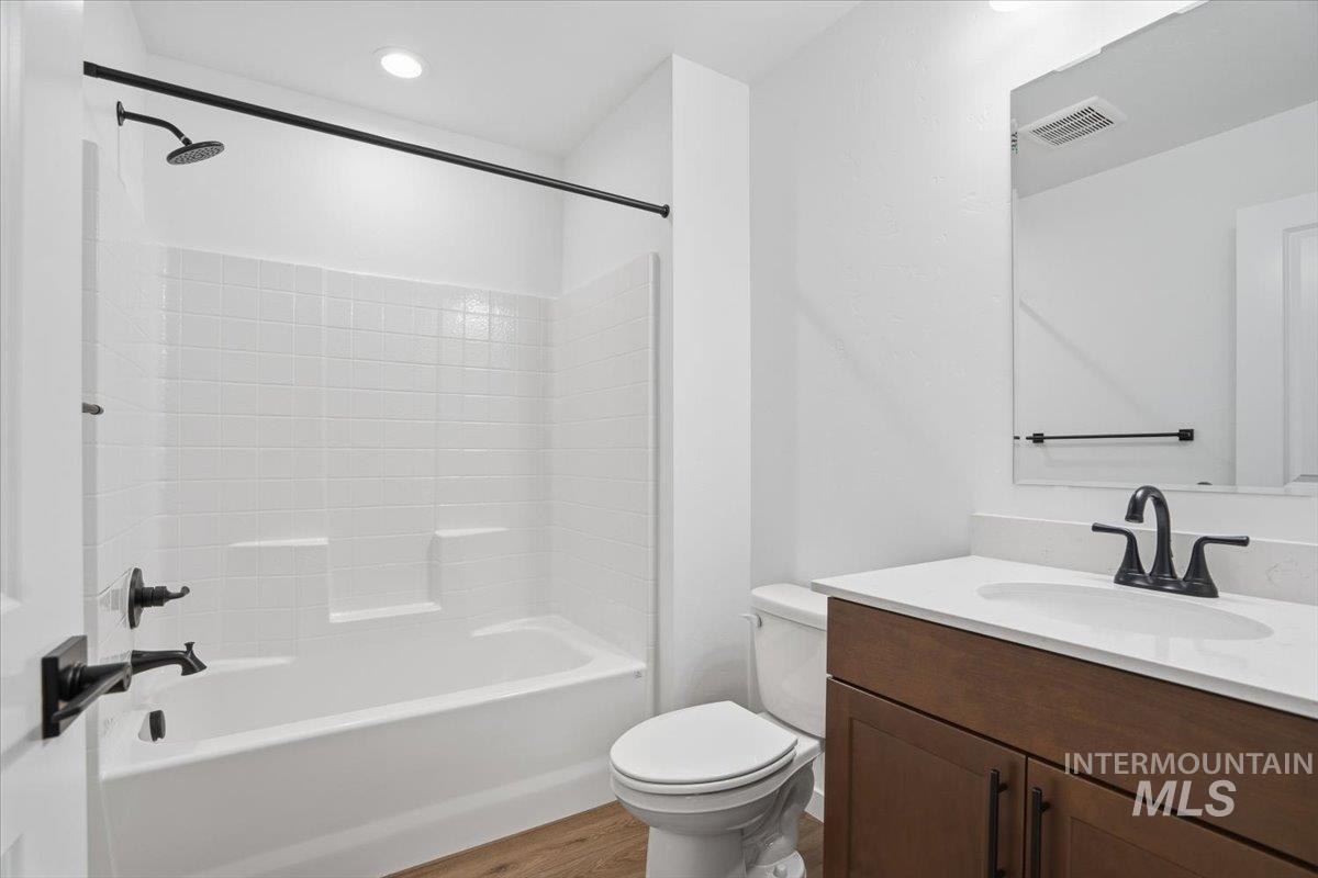 2370 N Ice Fire Ave, Star, Idaho 83669, 5 Bedrooms, 4 Bathrooms, Residential For Sale, Price $639,990, 98969485