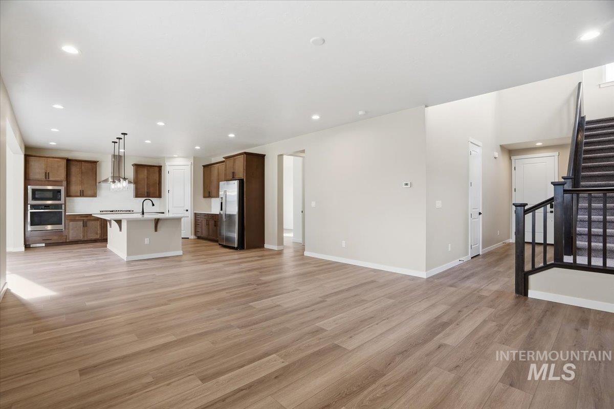 2370 N Ice Fire Ave, Star, Idaho 83669, 5 Bedrooms, 4 Bathrooms, Residential For Sale, Price $639,990, 98969485