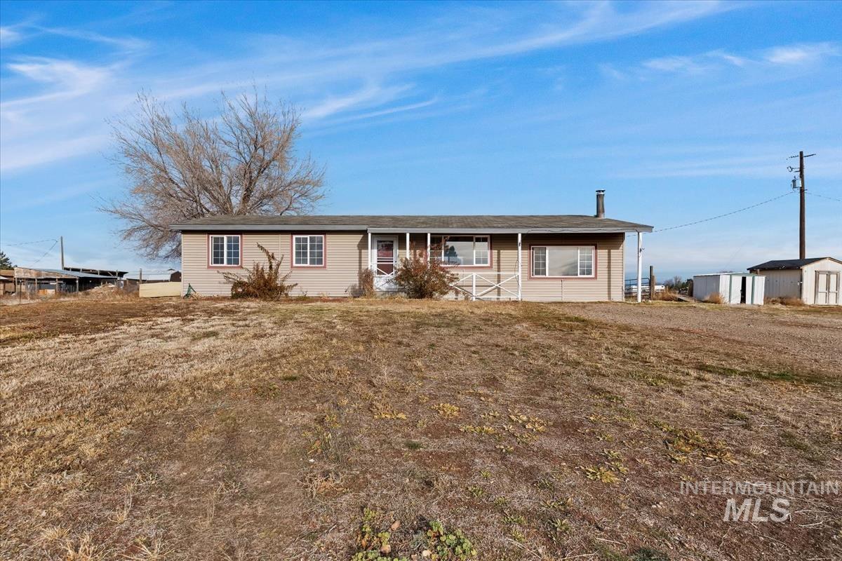14064 SW Parker Drive, Mountain Home, Idaho 83647, 3 Bedrooms, 1 Bathroom, Residential For Sale, Price $350,000,MLS 98969487