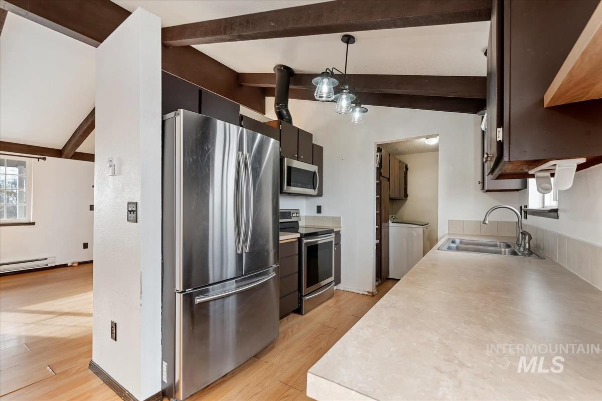 14064 SW Parker Drive, Mountain Home, Idaho 83647, 3 Bedrooms, 1 Bathroom, Residential For Sale, Price $350,000,MLS 98969487